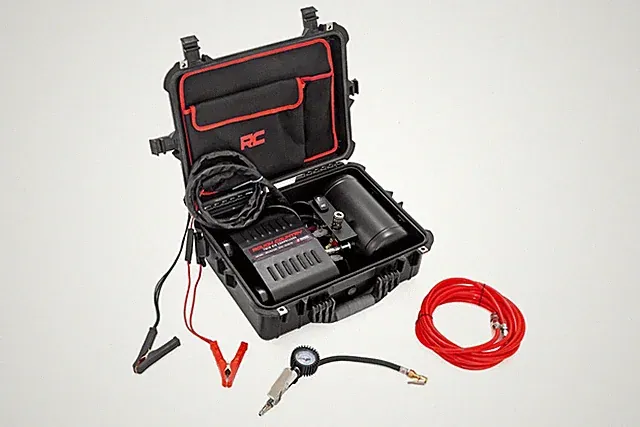 Portable Twin Motor Air Compressor w/Carry Case 12 Volt 150PSI 6.16 CFM
